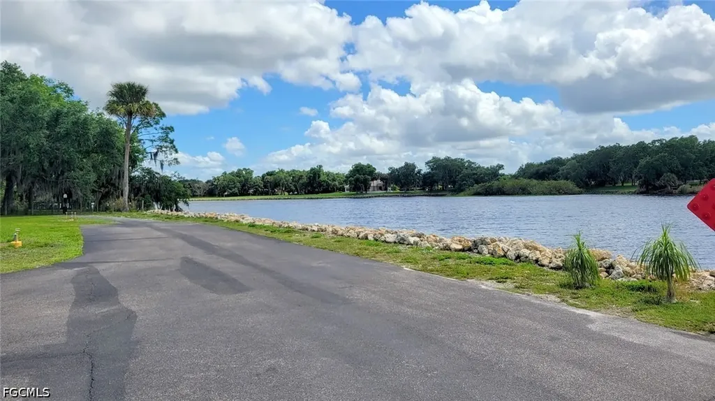 10 Hay Street Alva FL 33920