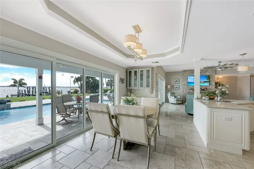 3735 SE 21st Place Cape Coral FL 33904