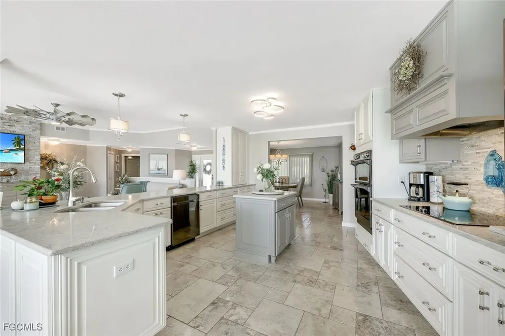 3735 SE 21st Place Cape Coral FL 33904