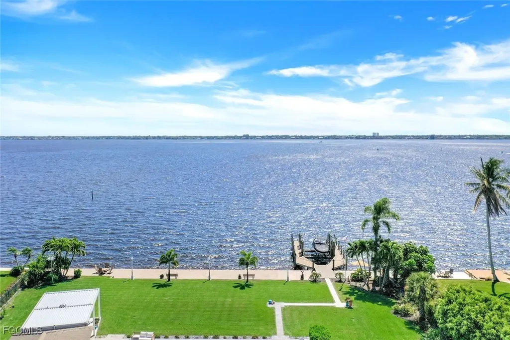 3735 SE 21st Place Cape Coral FL 33904