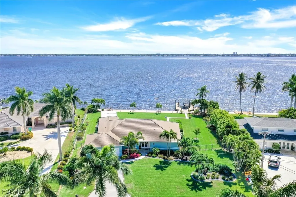 3735 SE 21st Place Cape Coral FL 33904