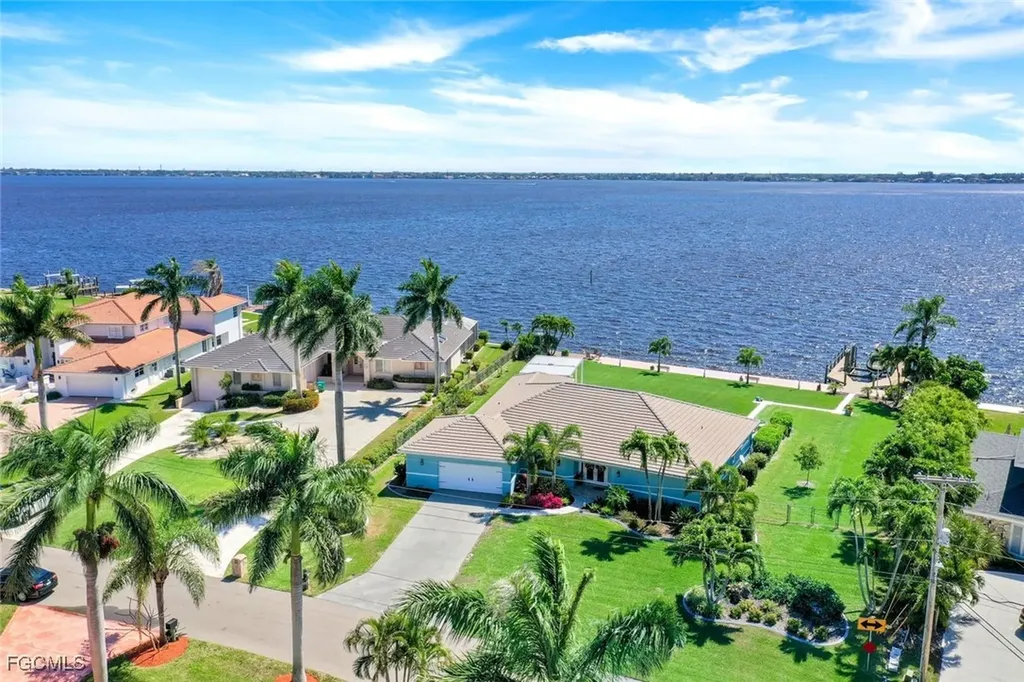 3735 SE 21st Place Cape Coral FL 33904