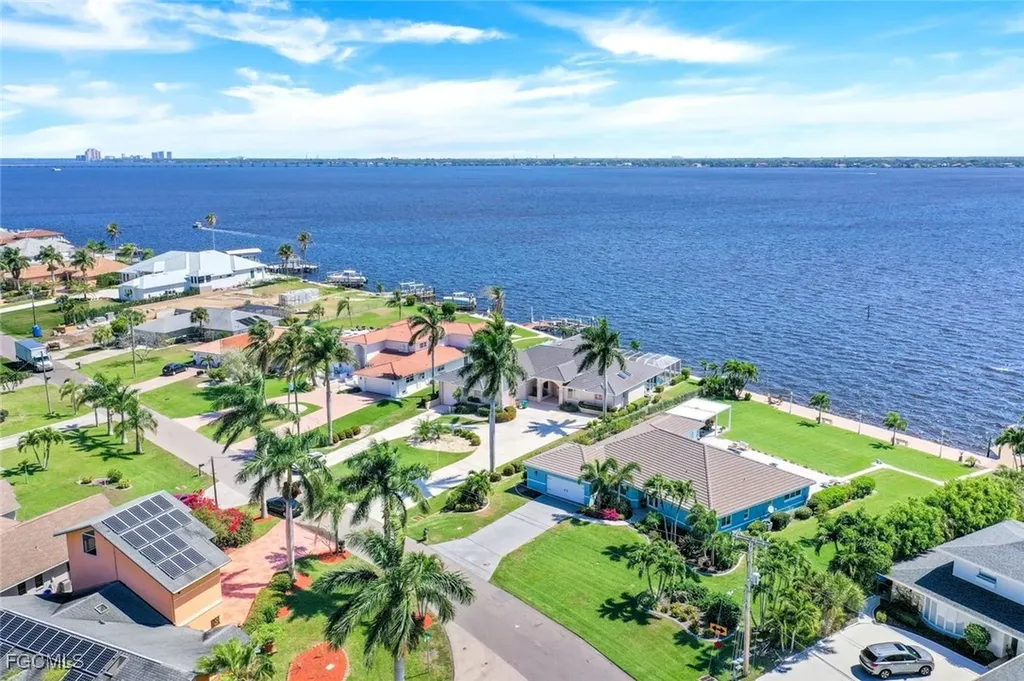 3735 SE 21st Place Cape Coral FL 33904