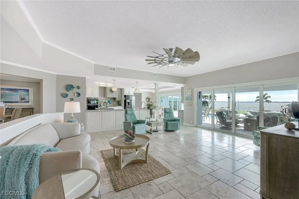 3735 SE 21st Place Cape Coral FL 33904