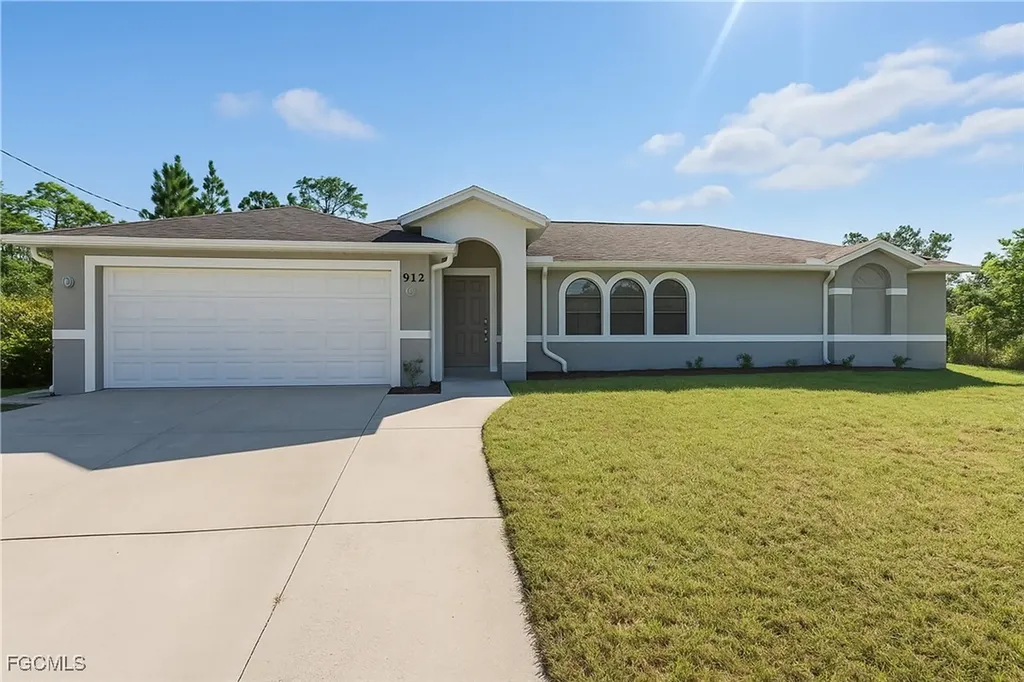 912 Lincoln Avenue Lehigh Acres FL 33972