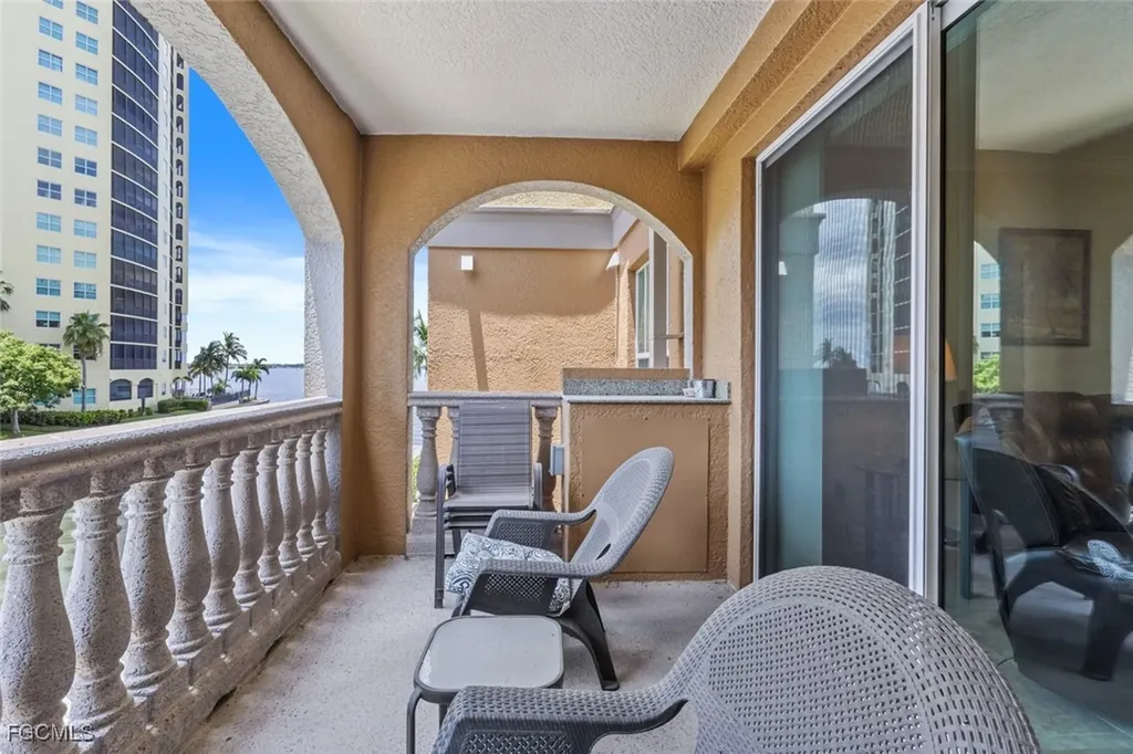 2825 Palm Beach Boulevard Fort Myers FL 33916