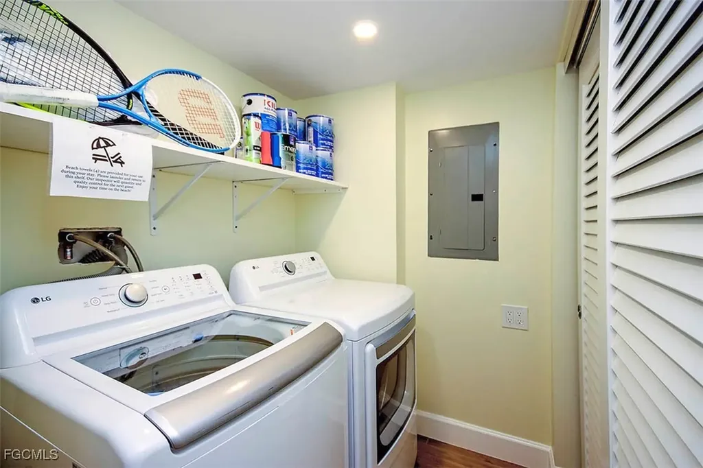 1785 Middle Gulf Drive Sanibel FL 33957