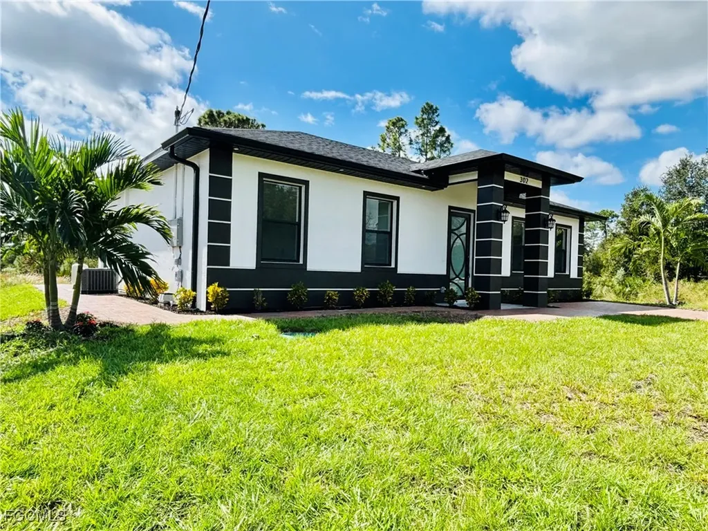 302 E 15th Street Lehigh Acres FL 33972