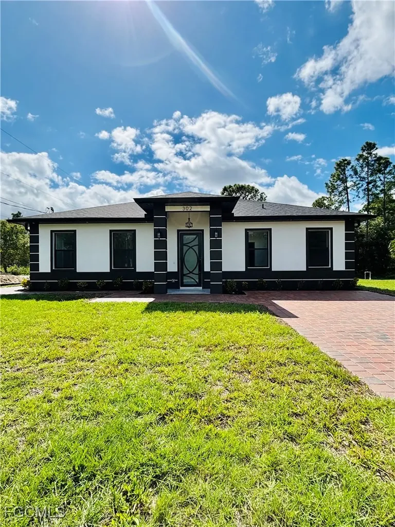 302 E 15th Street Lehigh Acres FL 33972