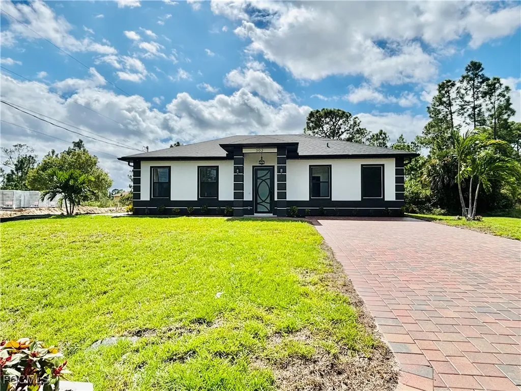 302 E 15th Street Lehigh Acres FL 33972
