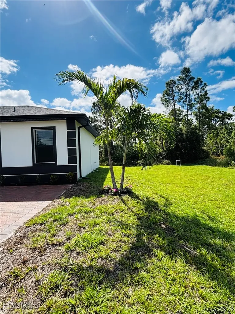 302 E 15th Street Lehigh Acres FL 33972