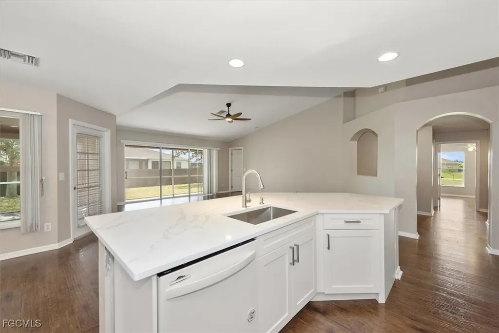 424 NW 14th Street Cape Coral FL 33993