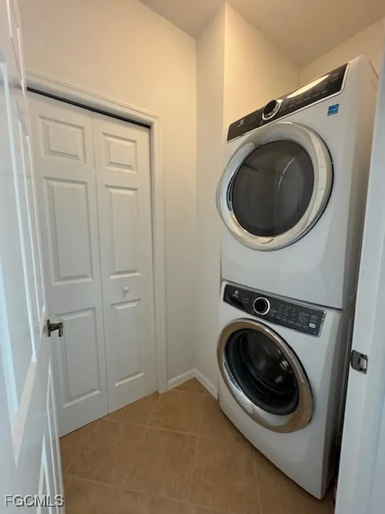 4040 Cherrybrook Loop Fort Myers FL 33966
