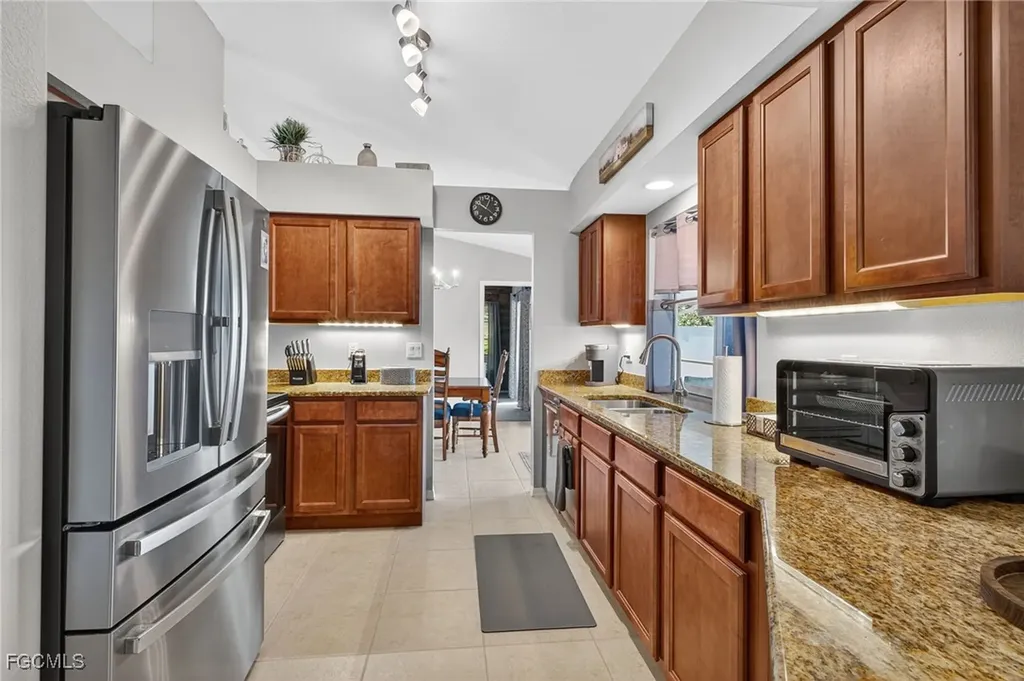 418 SE 31st Street Cape Coral FL 33904