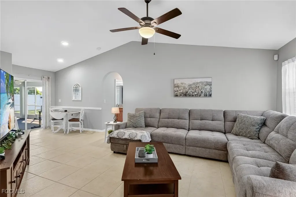 418 SE 31st Street Cape Coral FL 33904