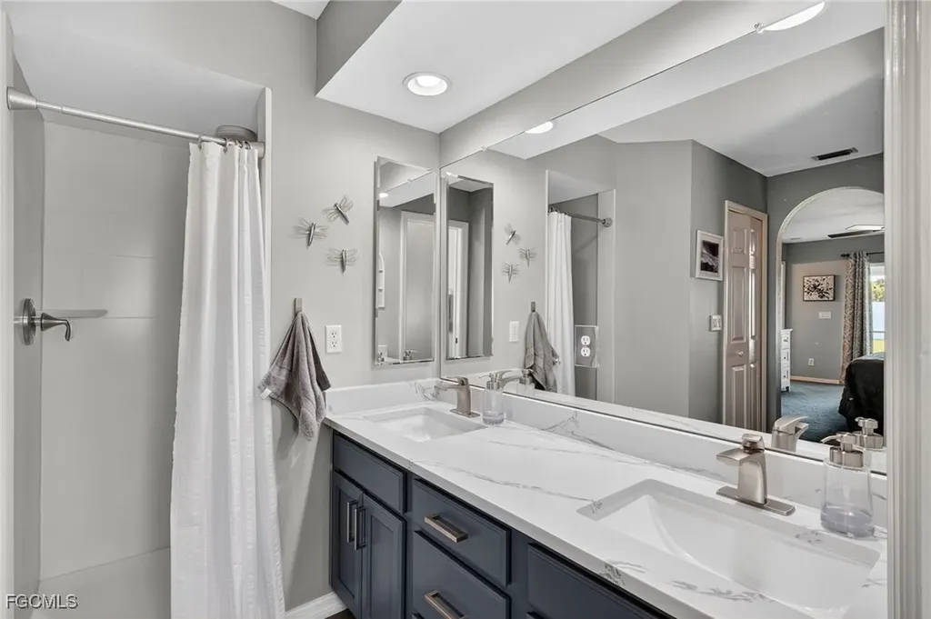 418 SE 31st Street Cape Coral FL 33904