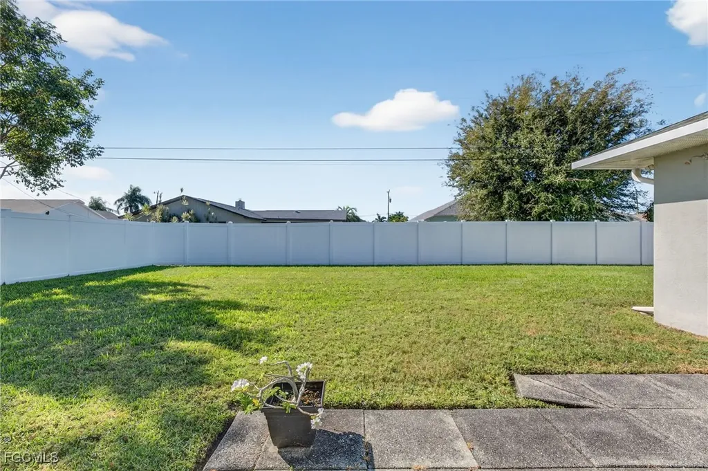 418 SE 31st Street Cape Coral FL 33904