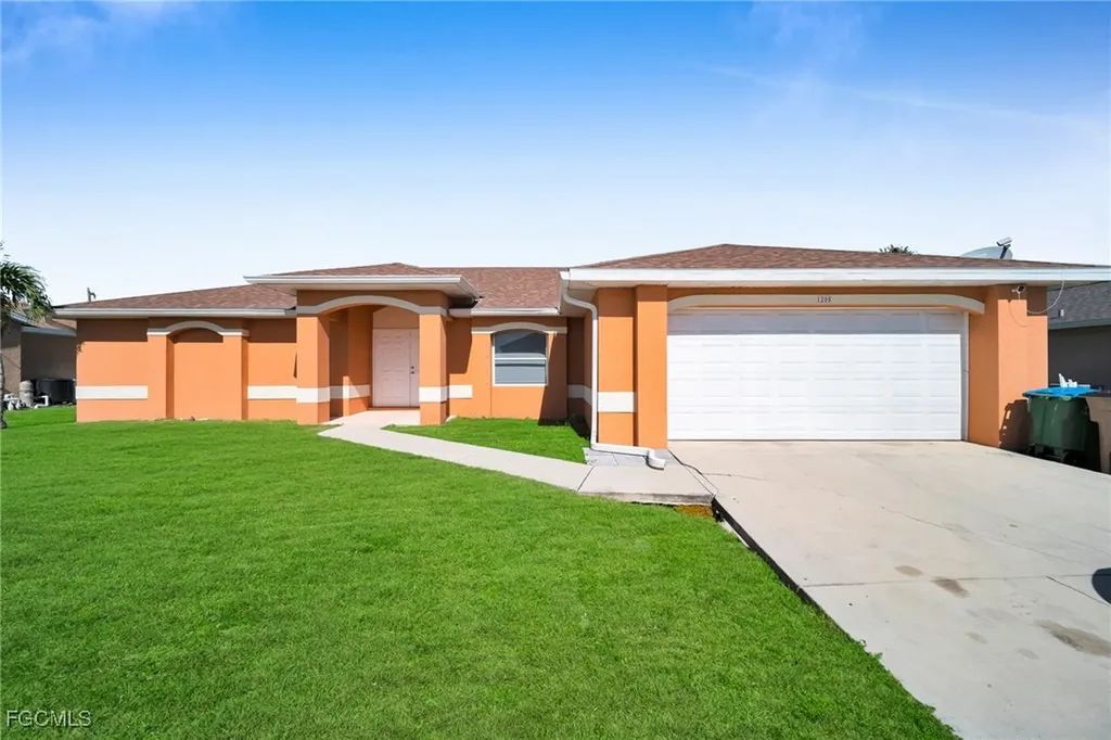 1205 SW 14th Terrace Cape Coral FL 33991