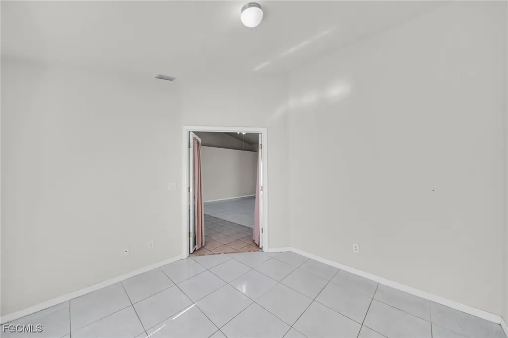 1205 SW 14th Terrace Cape Coral FL 33991