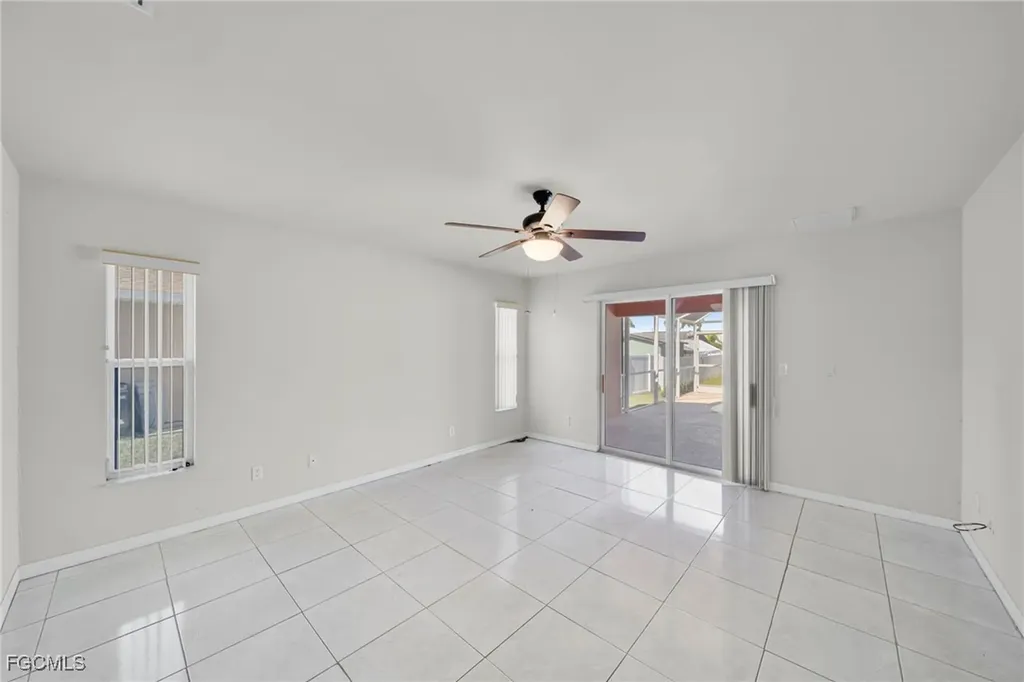 1205 SW 14th Terrace Cape Coral FL 33991