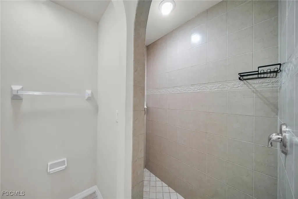 1205 SW 14th Terrace Cape Coral FL 33991