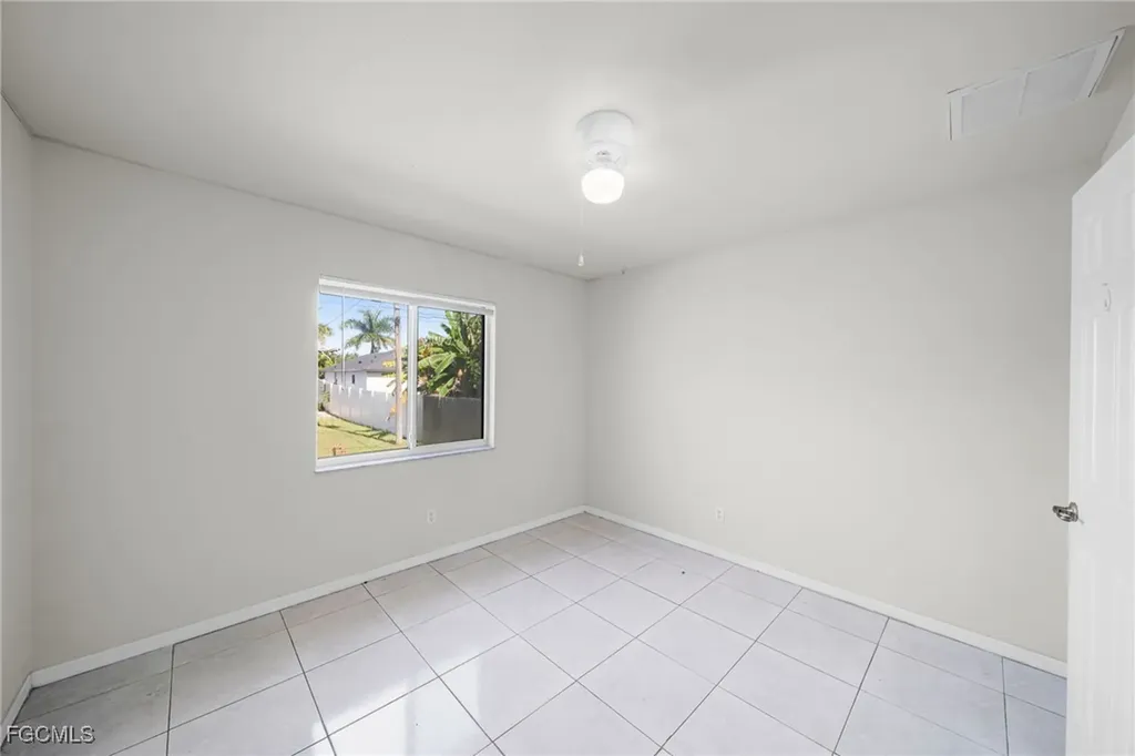 1205 SW 14th Terrace Cape Coral FL 33991