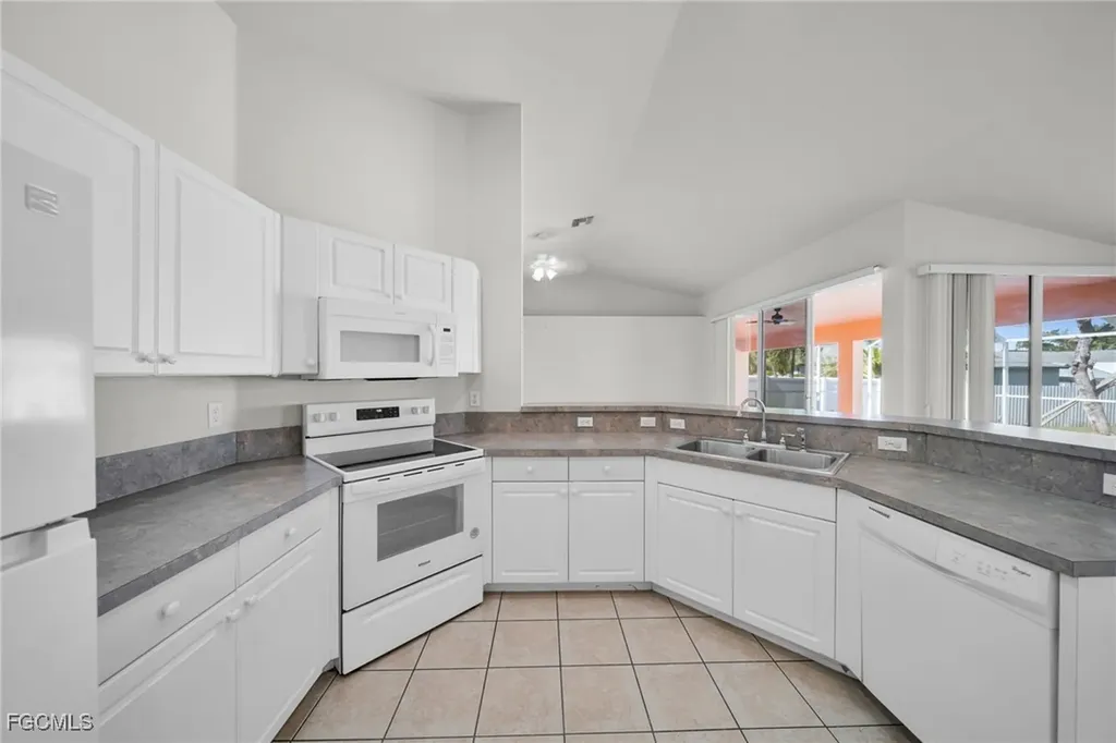 1205 SW 14th Terrace Cape Coral FL 33991