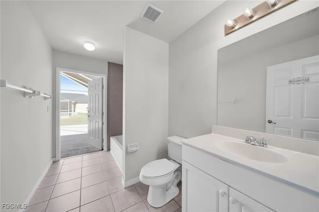 1205 SW 14th Terrace Cape Coral FL 33991