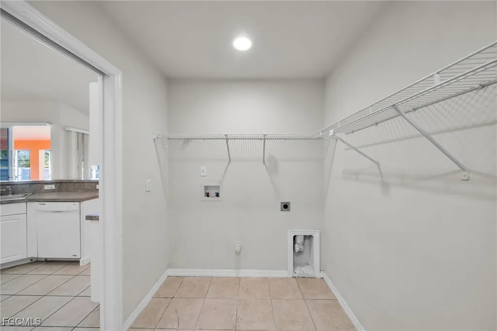 1205 SW 14th Terrace Cape Coral FL 33991