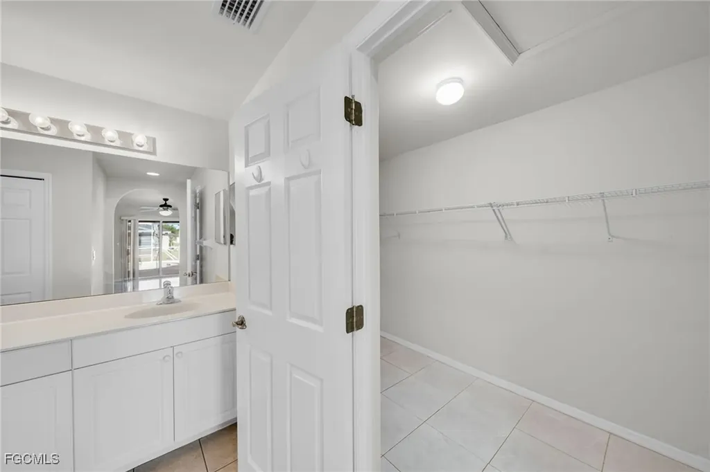 1205 SW 14th Terrace Cape Coral FL 33991