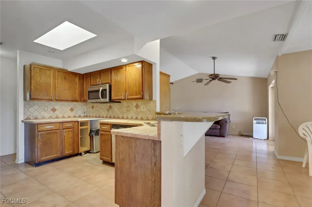 2102 SW 49th Street Cape Coral FL 33914