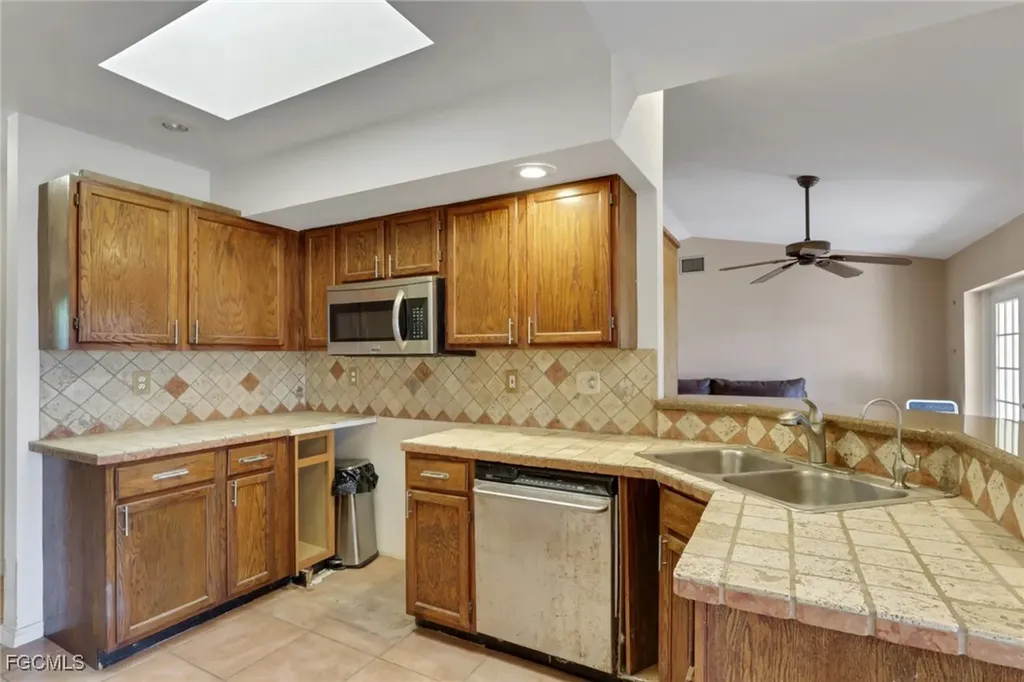 2102 SW 49th Street Cape Coral FL 33914