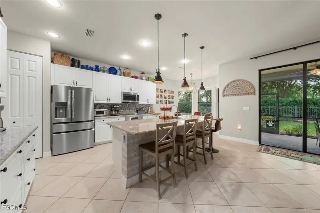 3179 Pacific Drive Naples FL 34119