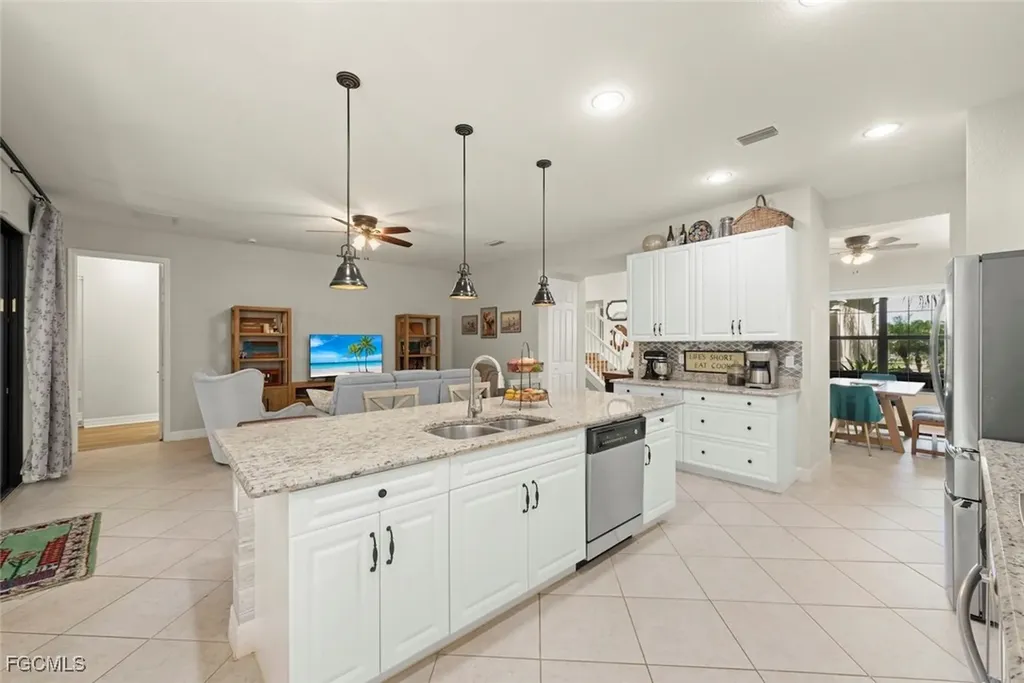 3179 Pacific Drive Naples FL 34119