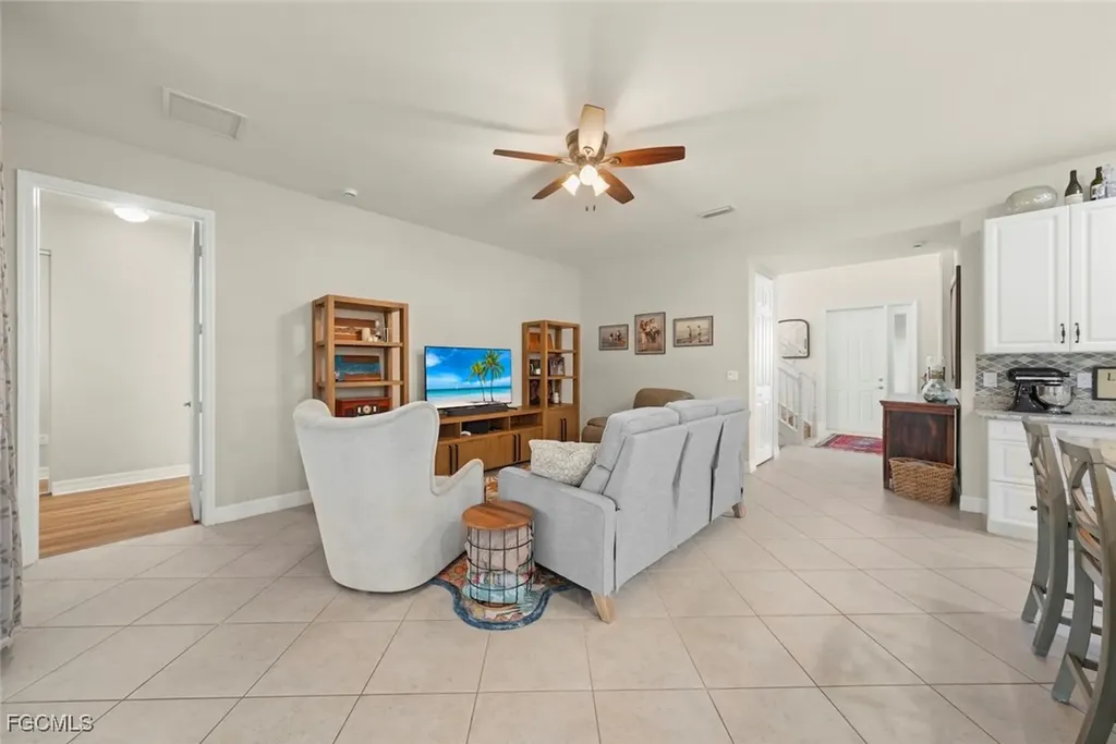 3179 Pacific Drive Naples FL 34119