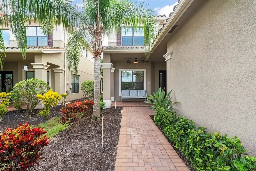 3179 Pacific Drive Naples FL 34119