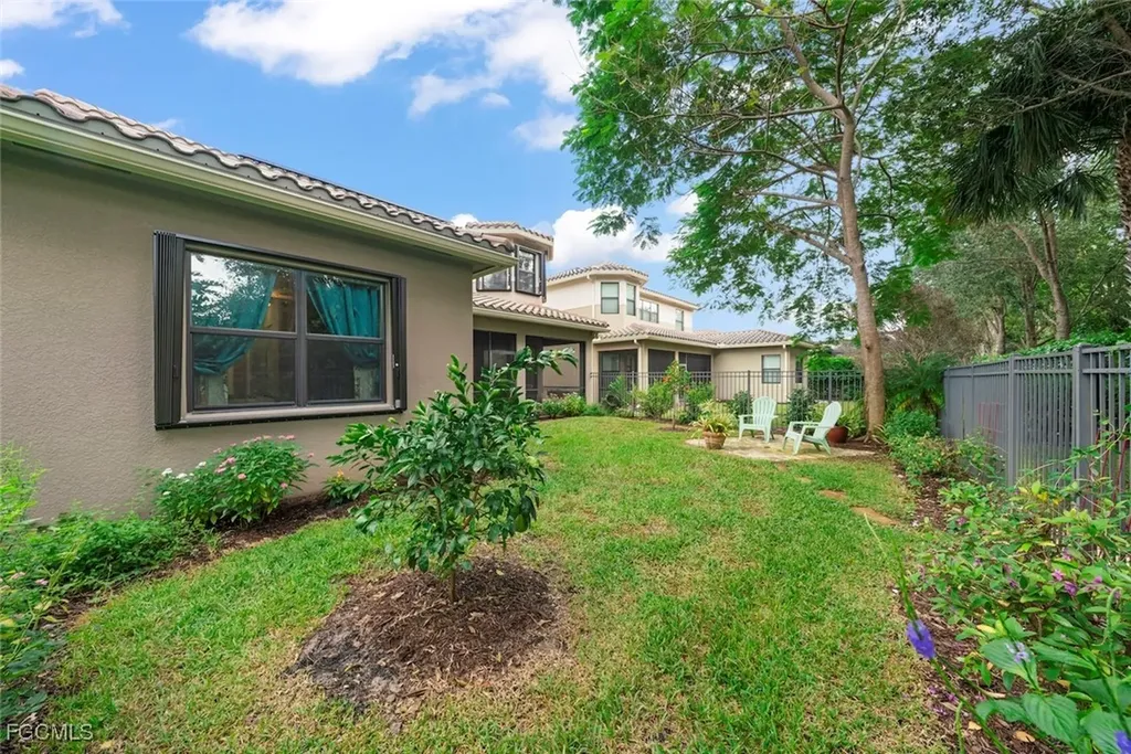 3179 Pacific Drive Naples FL 34119