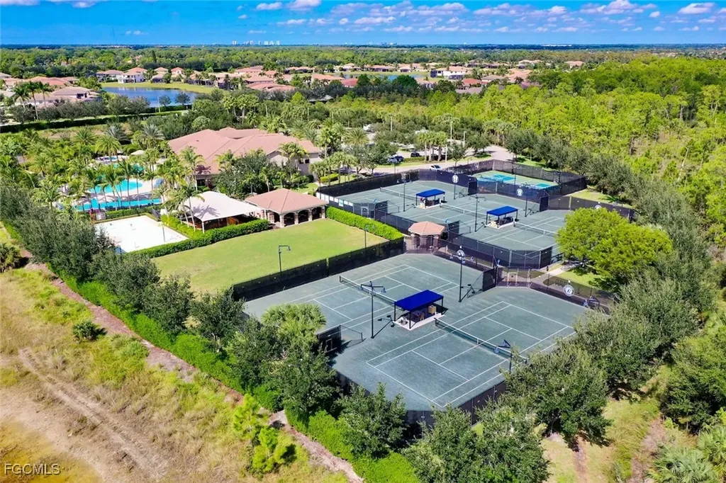 3179 Pacific Drive Naples FL 34119