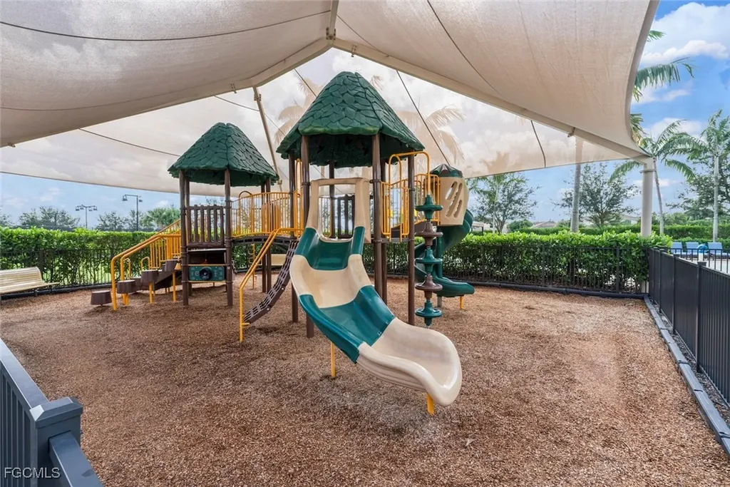 3179 Pacific Drive Naples FL 34119