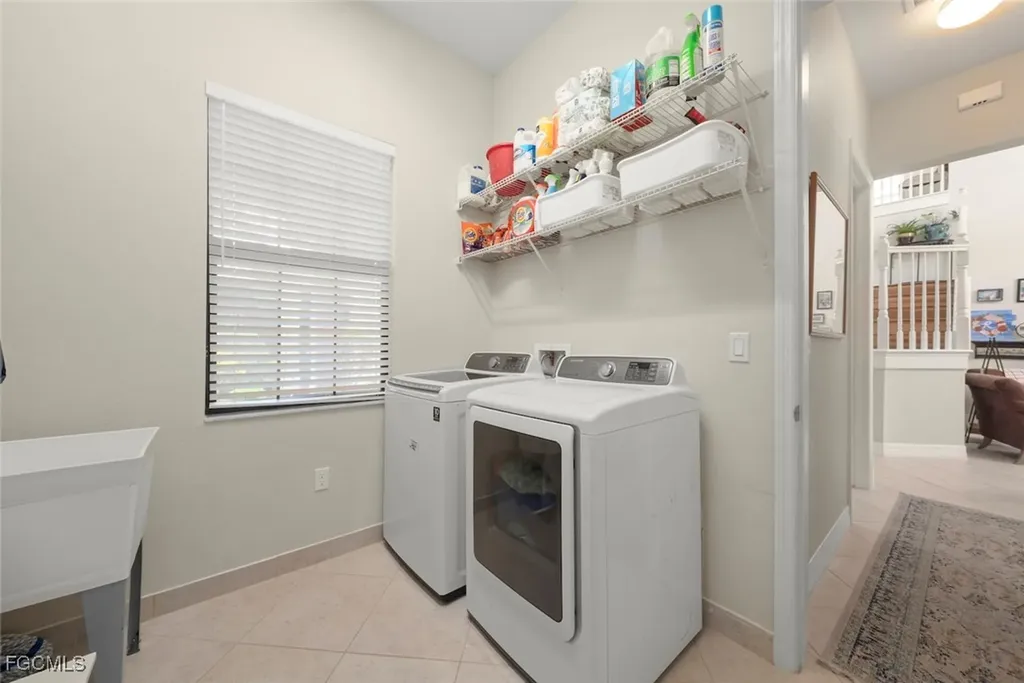 3179 Pacific Drive Naples FL 34119