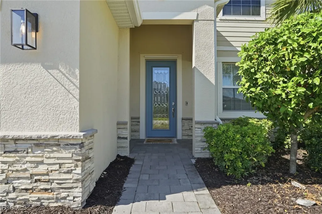 2169 Clementine Street Naples FL 34120