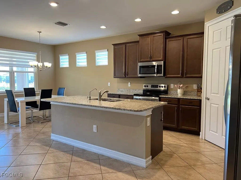 3193 Birchin Lane Fort Myers FL 33916