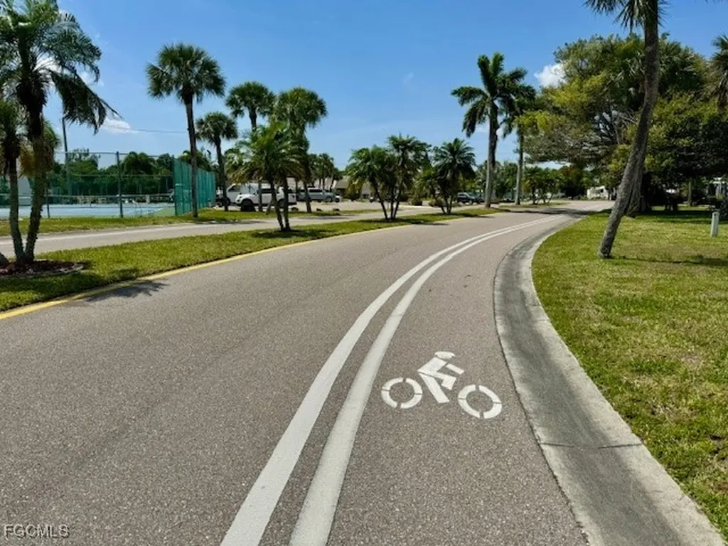 5529 Sir Walter Way North Fort Myers FL 33917