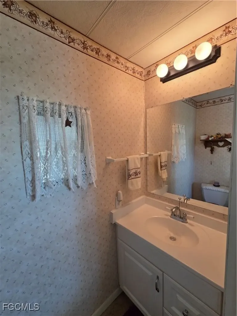 595 Daisy Drive North Fort Myers FL 33917