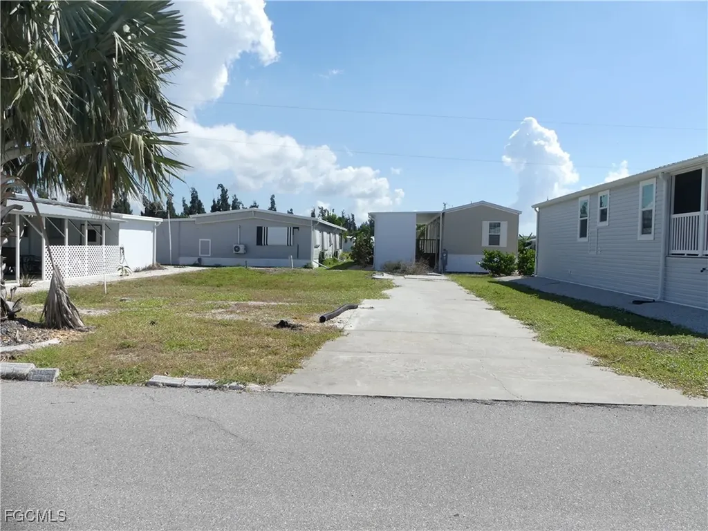 4915 Gulfgate Lane St. James City FL 33956