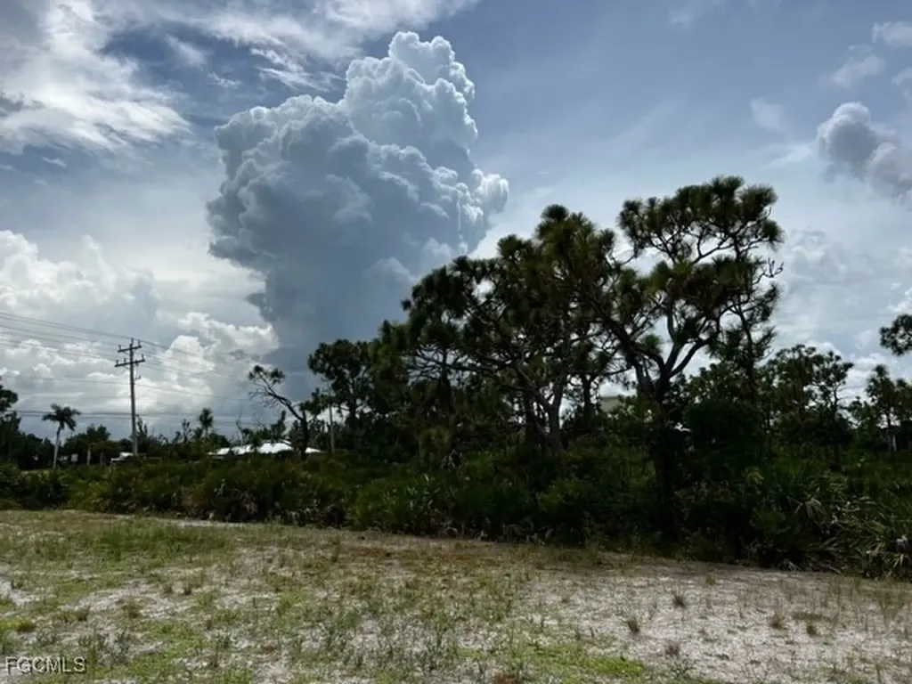 12528 Canoe Trail Bokeelia FL 33922