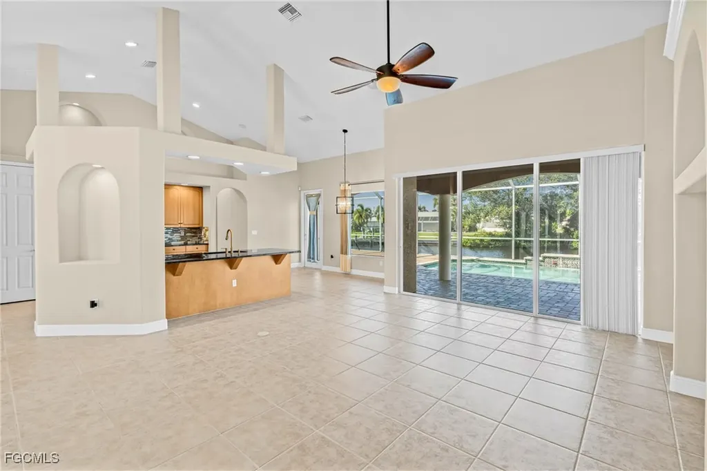 2202 SE 19th Place Cape Coral FL 33990