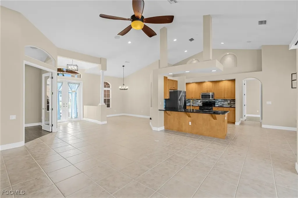 2202 SE 19th Place Cape Coral FL 33990