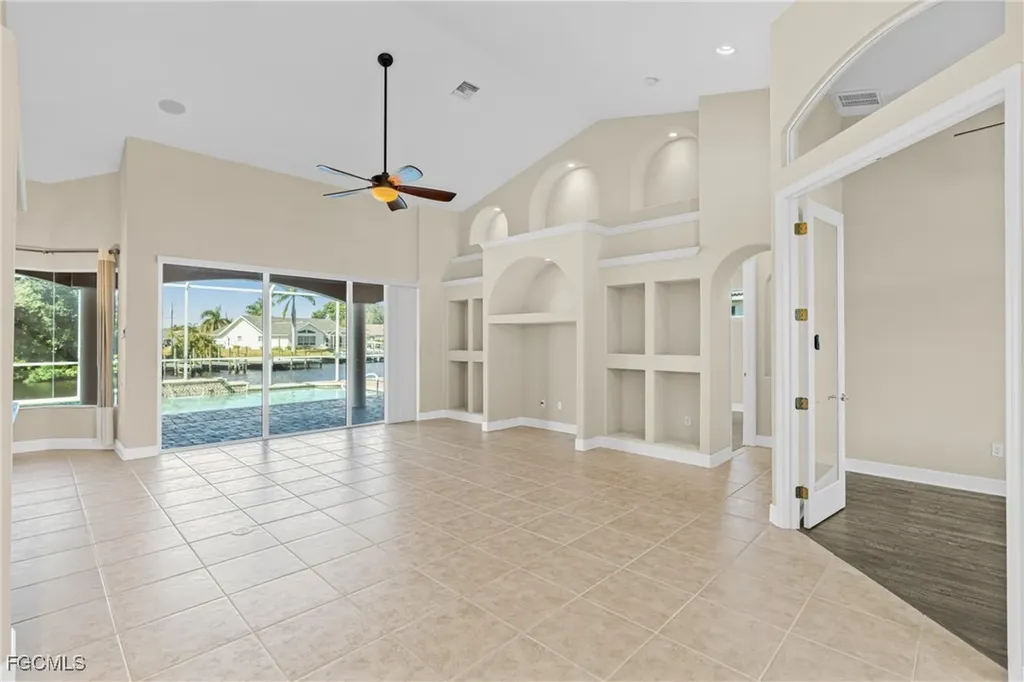 2202 SE 19th Place Cape Coral FL 33990