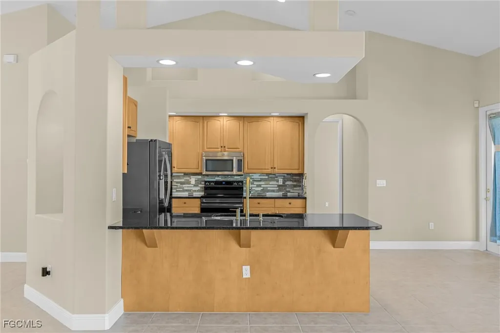 2202 SE 19th Place Cape Coral FL 33990
